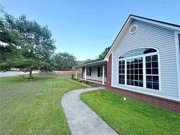 4th image of 3310 Glen Flora Way