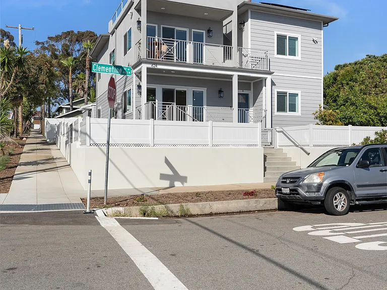 624 N Clementine St — Photo 32