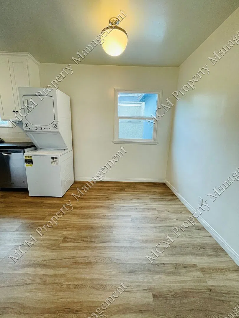 371-1202 Crenshaw Blvd — Photo 4