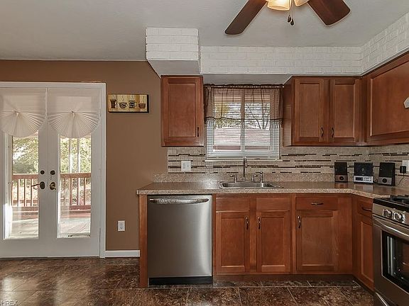 3rd image of 5817 Sweet Birch Dr
