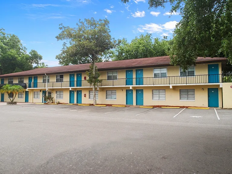 Ridge Apartments — Photo 43