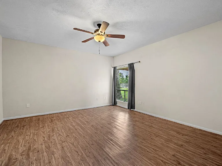 12 Hallmark Dr — Photo 13
