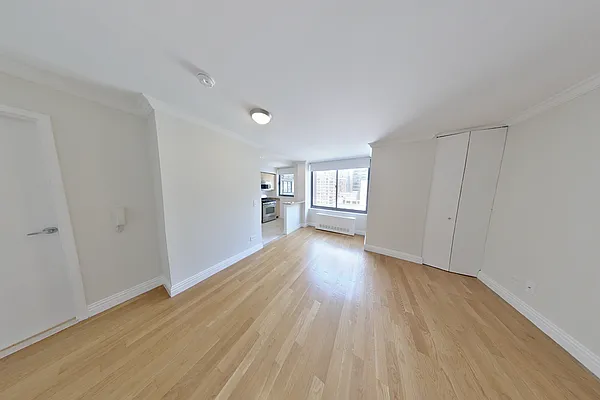 Rented by Stonehenge NYC LLC | media 21