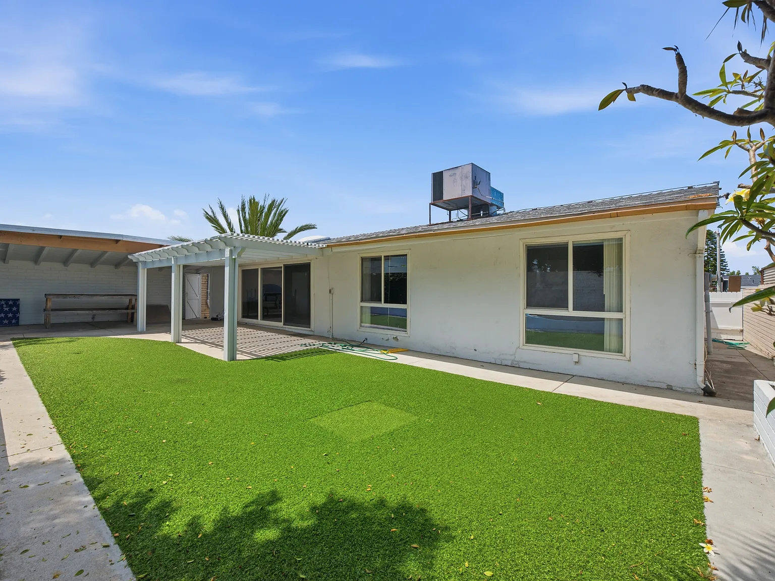5 bed, 1700 sqft, $6,300 — Photo 1