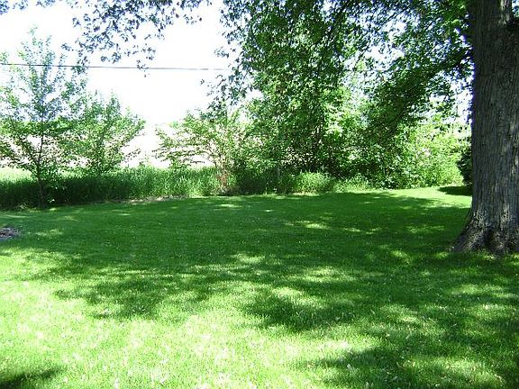 2nd image of 2052 Woodland Dr