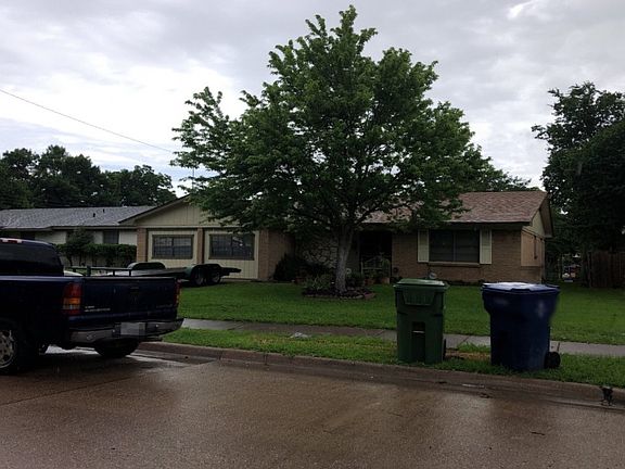 2nd image of 605 Carpenter Dr