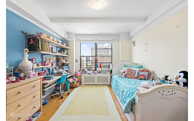 Rented by Douglas Elliman | media 16