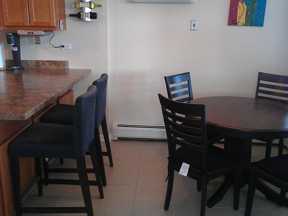 Kitchen (Eat-in)