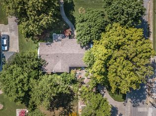 215 W Webster St, Benton, IL 62812