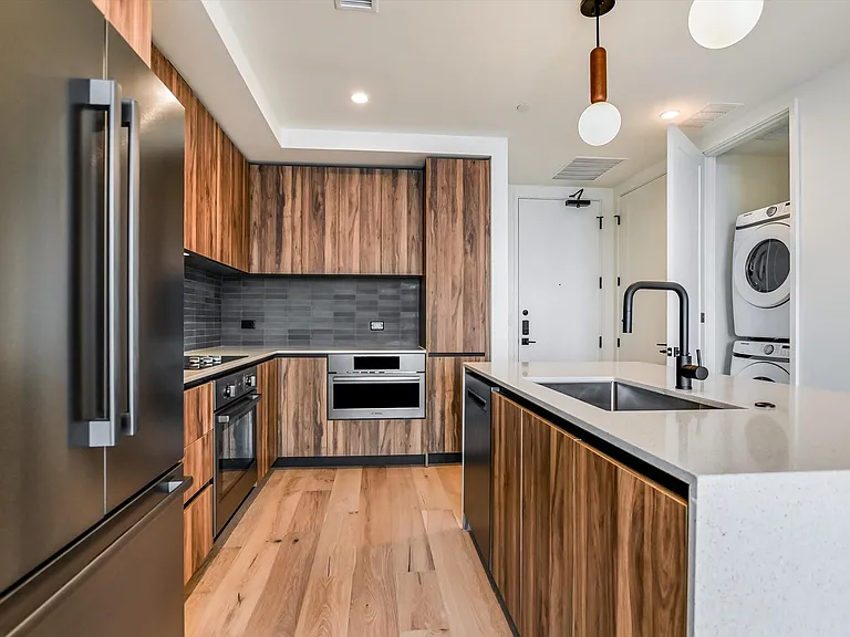84 East Ave #2102 — Photo 3