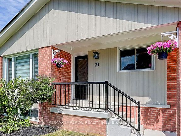 2nd image of 31 Knowles Cres