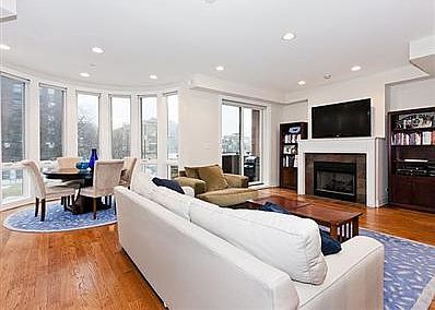 5th image of 2741 N Sheffield Ave #2S