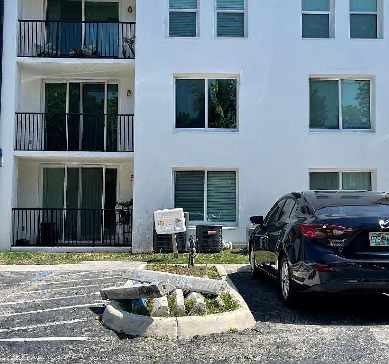 1st image of 1304 Villa Circle #1304