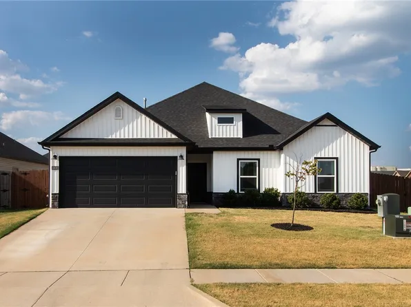 1000 Sunshine Ct, Centerton, AR 72719