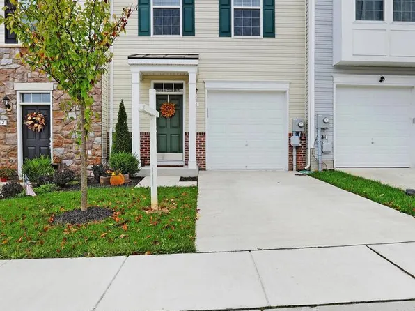 58 Piccadilly Ct, Falling Waters, WV 25419