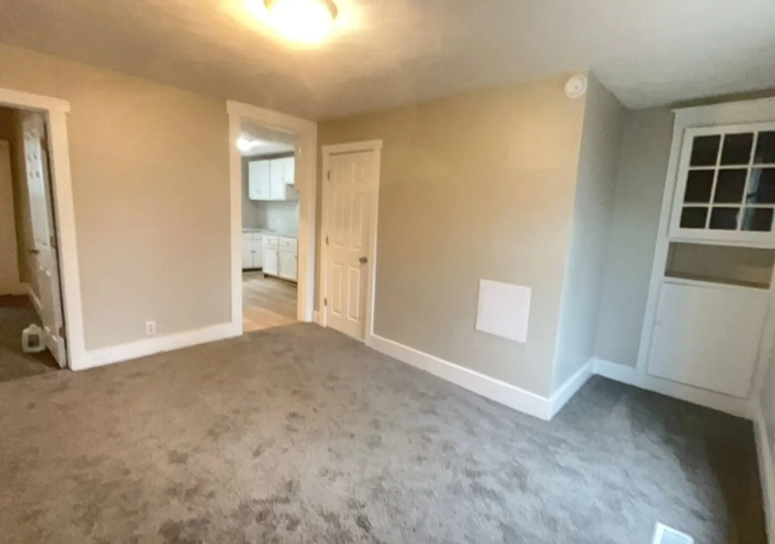 5 Bedroom 2 Bathroom Home! Large Front Porch! Nice backyard! — Photo 4