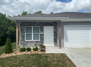 912 & 914 Riffle Dr #914, Pleasant Hill, MO 64080