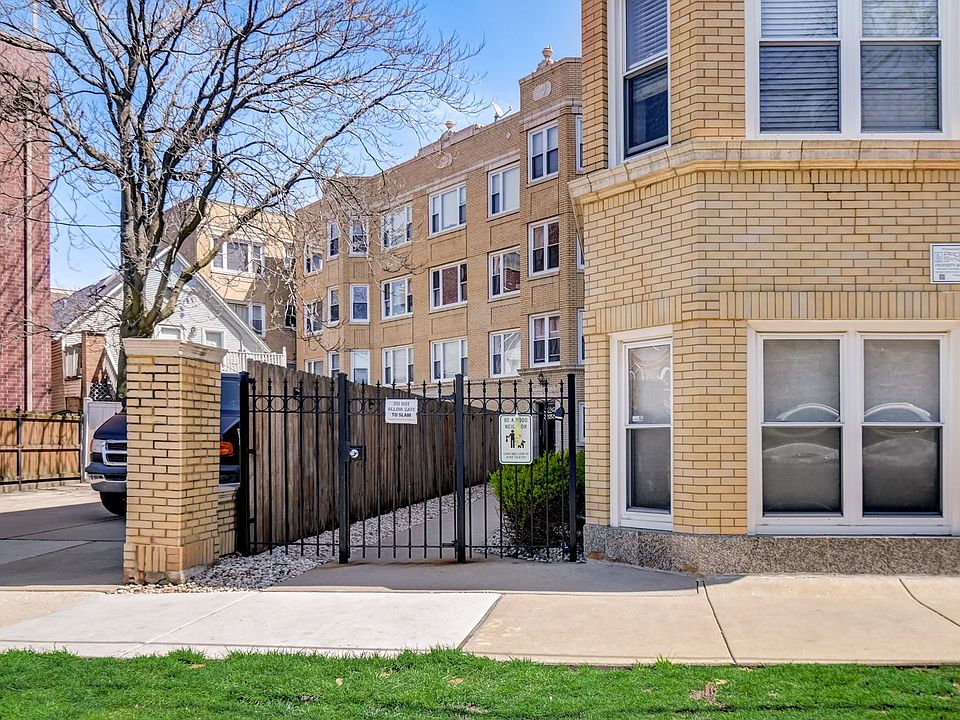 1st image of 3217 N Francisco Ave Unit 2E