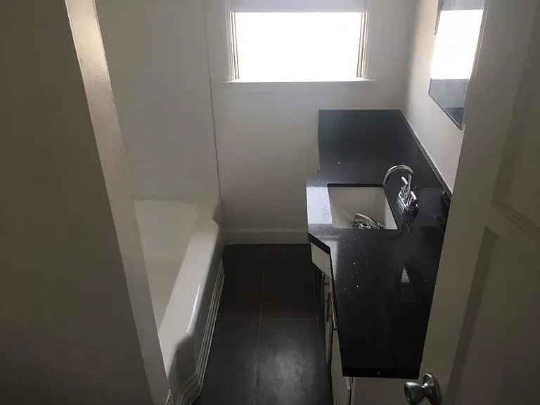 Dixon Delano Apartments — Photo 7