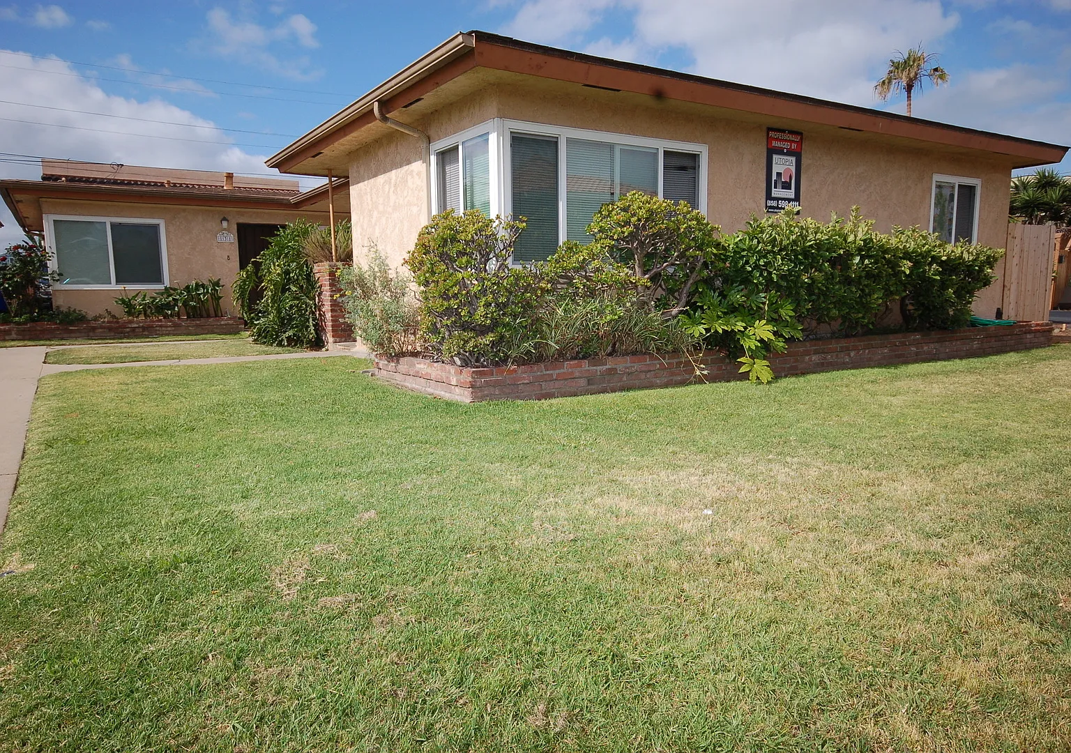 Stunning Imperial Beach Corner Unit — Photo 2