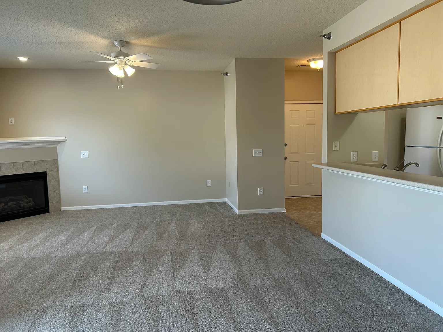 2 bed, 995 sqft, $1,150 — Photo 3