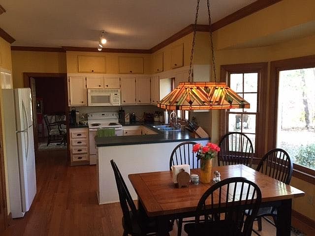 Kitchen & Bay-window Table