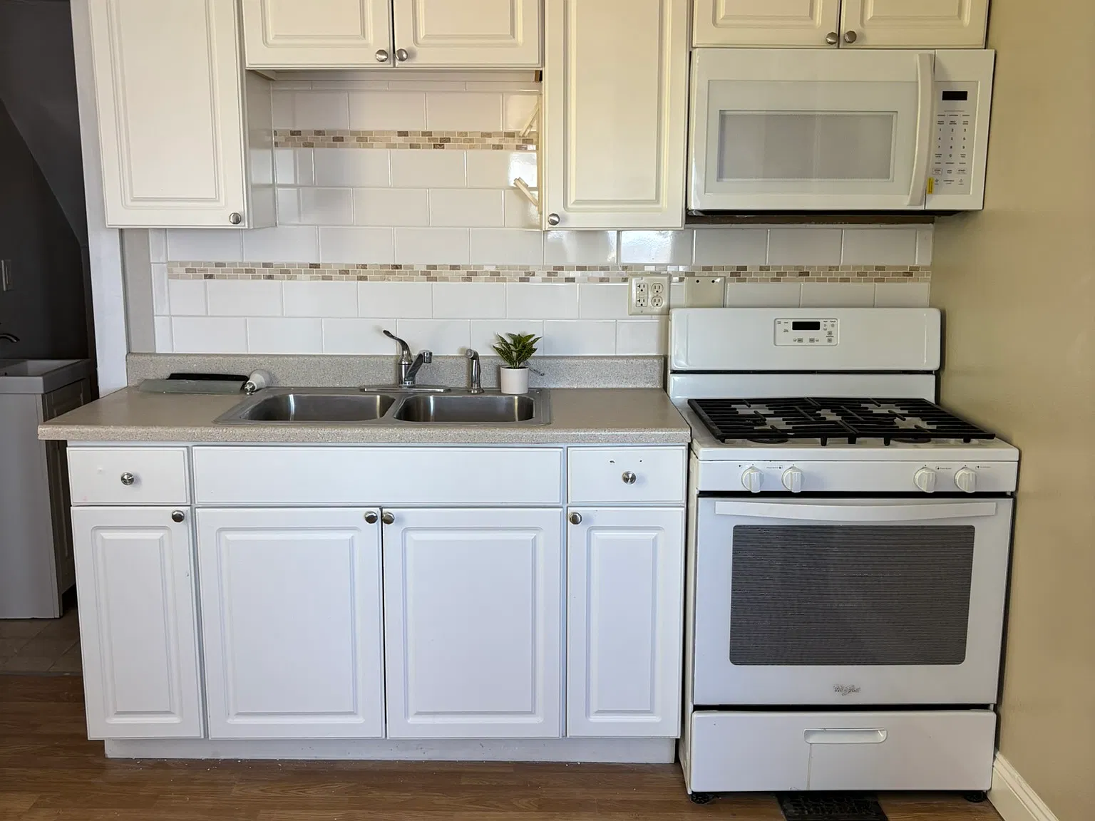 Studio, 373 sqft, $1,000 — Photo 3