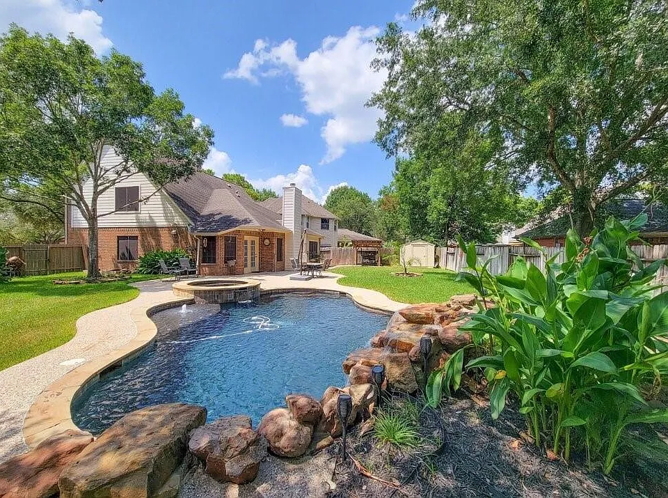 20303 Vaulted Chestnut Ln