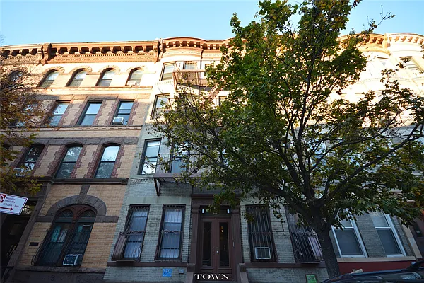 Rented by Town Residential | media 33