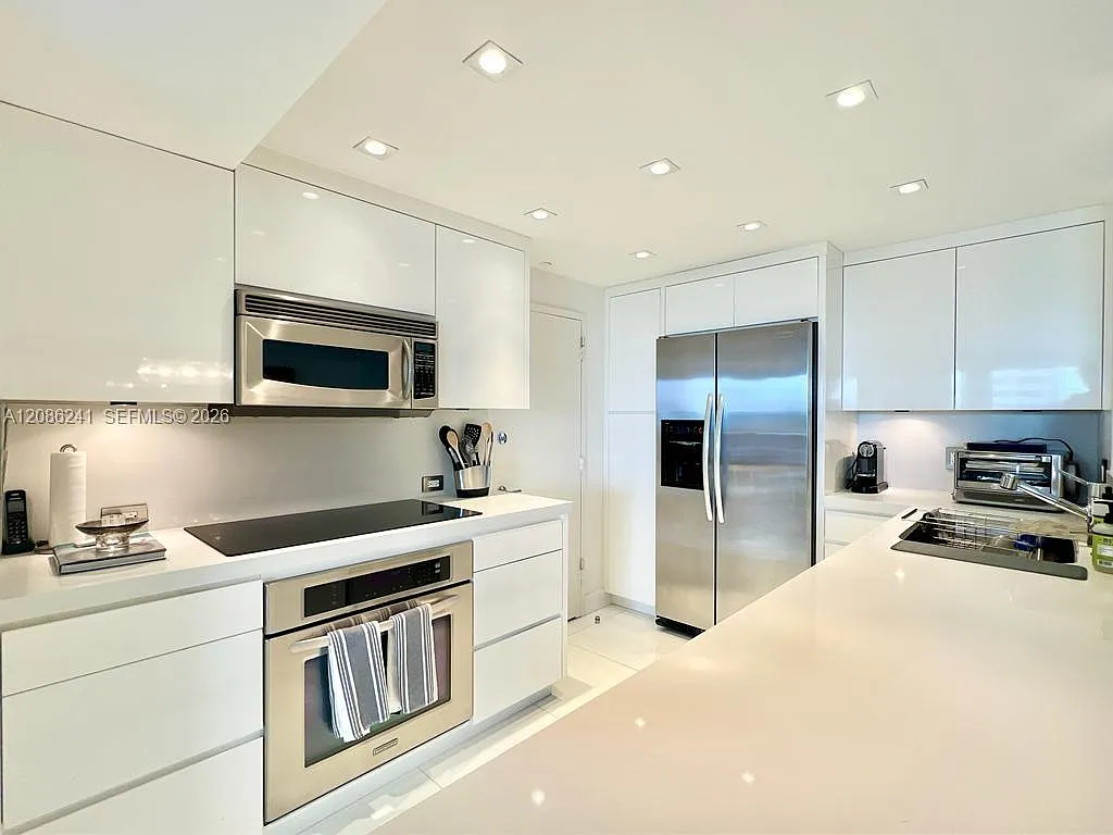 Key Biscaynes Commodore C — Photo 4