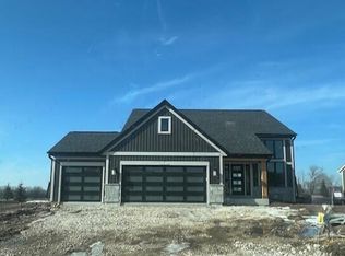 W251N2385 Valleyview CIRCLE, Pewaukee, WI 53072