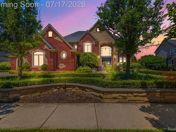 48554 Stoneridge Dr, Northville, MI 48168