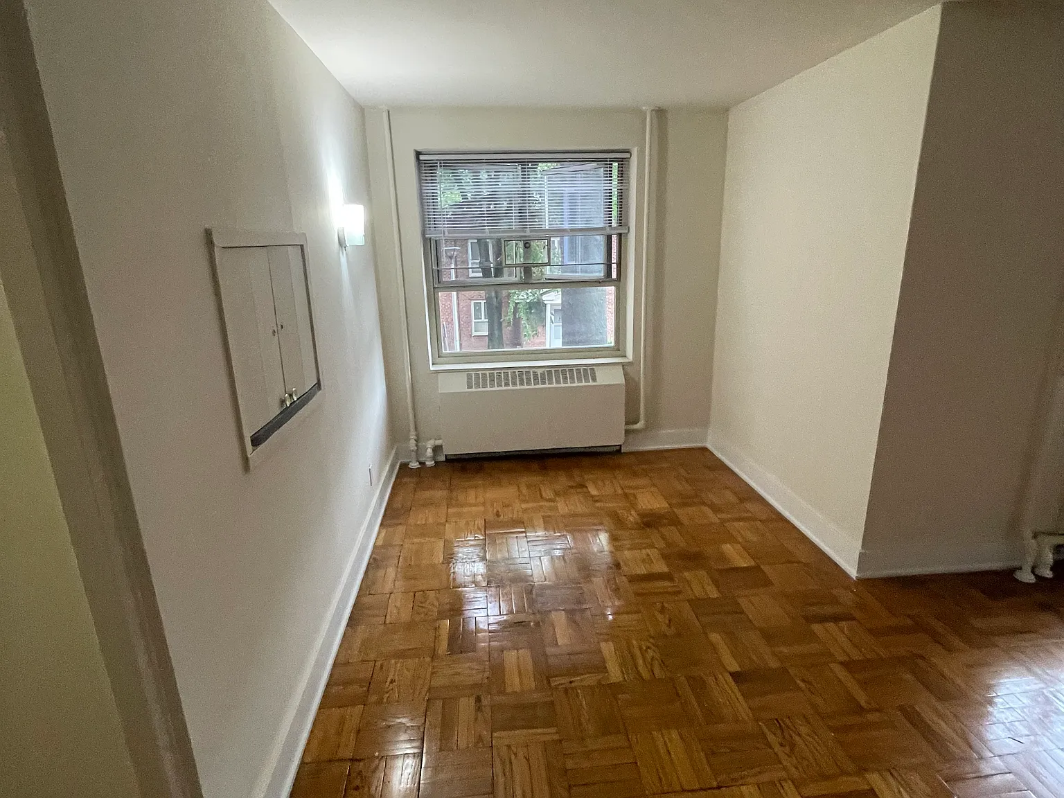 186th Ln, Fresh Meadows — Photo 4