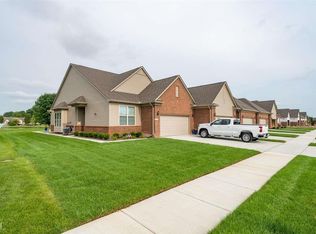 48521 Whittington Dr, New Baltimore, MI 48047