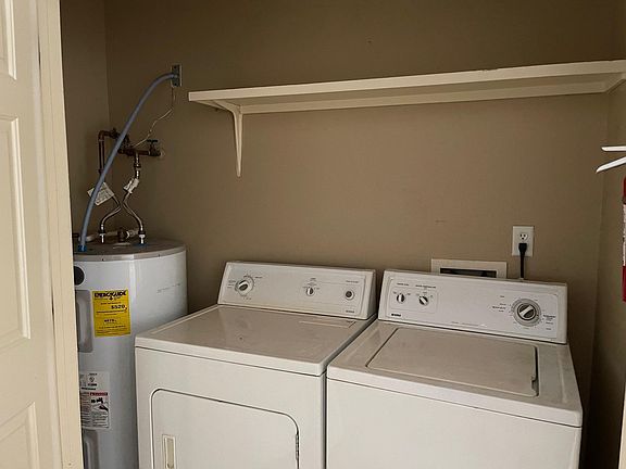 3rd image of 1408 Prosperity Dr APT A