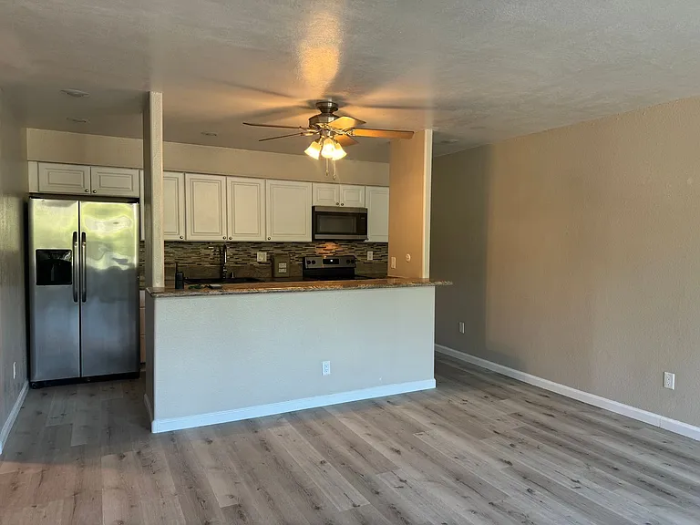 Los Arboles Apartments — Photo 34