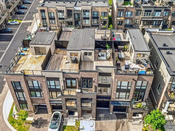 3038 Blacktusk Cmn, Oakville, ON L6H 0R9