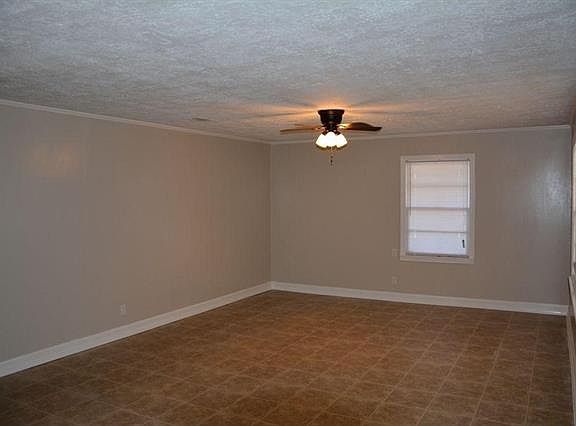5th image of 425 W McNeese St