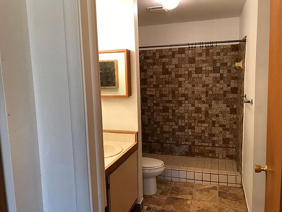 4th image of 187 NE 6th Ct #187