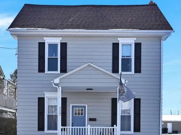 117 N Center St, Cleona, PA 17042