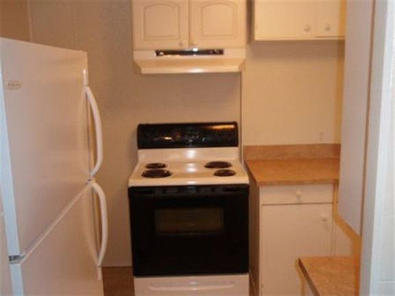 3rd image of 1317 Tunis Ave