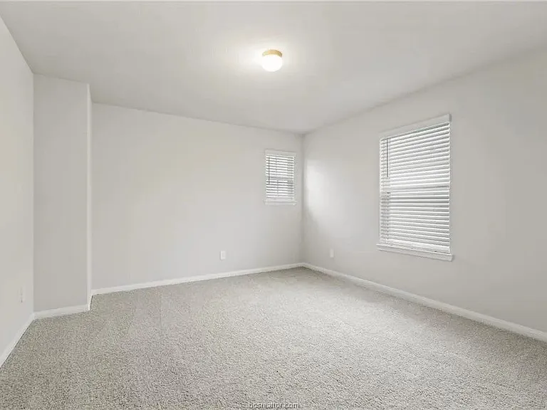 968 Harper Ln — Photo 12