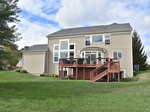 3rd image of 621 Featherstone Dr