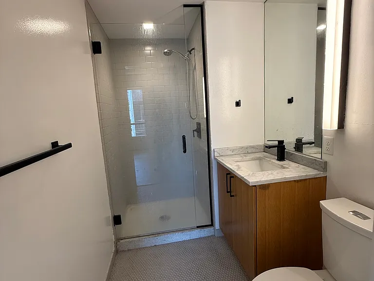 83-84 Gardner St #201L — Photo 8