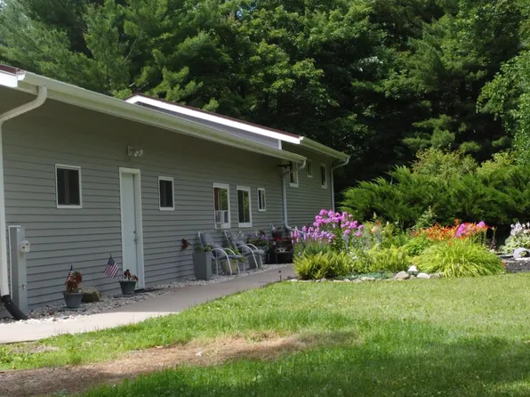 N7925 Us Highway 45, Bear Creek, WI 54922