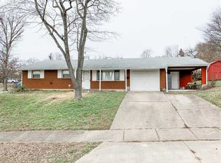 904 Castro Ln, Cincinnati, OH 45246