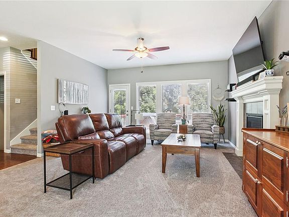 5th image of 510 NW Hickory Ridge Dr