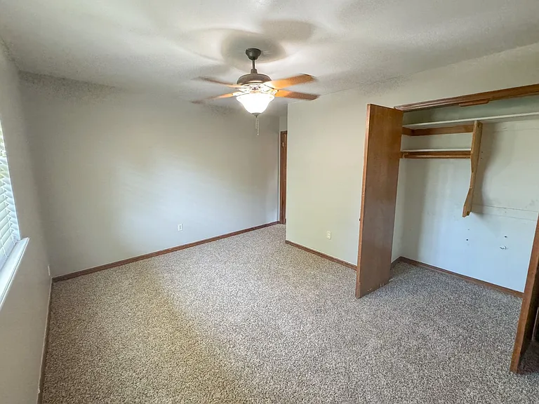 345 Travis Cir — Photo 10