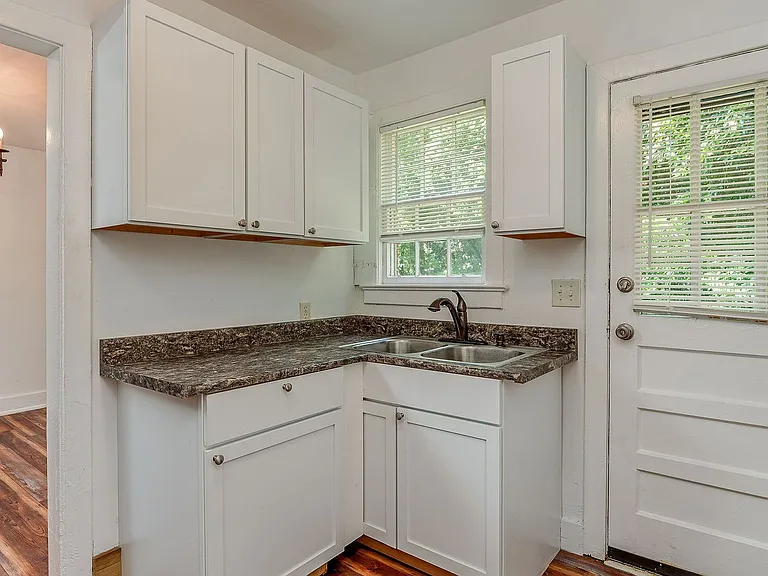 1 Riverside Dr #D — Photo 4