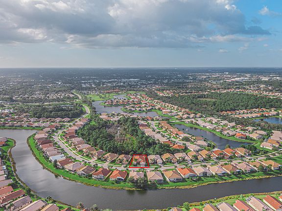 4th image of 497 NW Blue Lake Drive